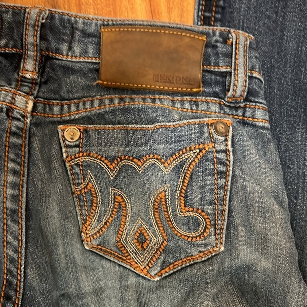 MEK USA DENIM Women’s 26x34 straight cut - ripped